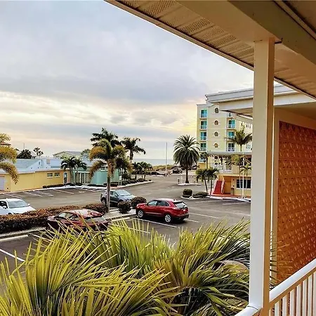 Gulf Coast Gem Private Condo - 2Bed, 1Bath, Sleeps 6, Across The Street From Beach & Gulf, Game Room, Pool Clearwater Beach Exterior photo